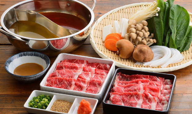 Lẩu shabu shabu với thịt bò Kobe - Top 6 món ngon nhất định phải thử khi sang Nhật